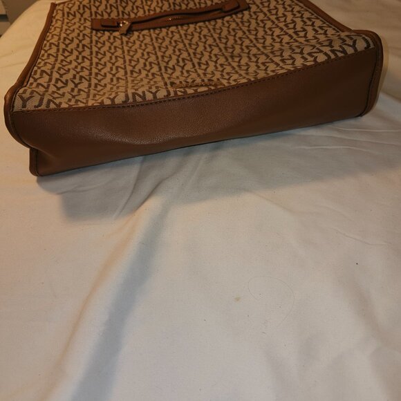Jones New York Beige/Brown tote - Picture 5 of 6